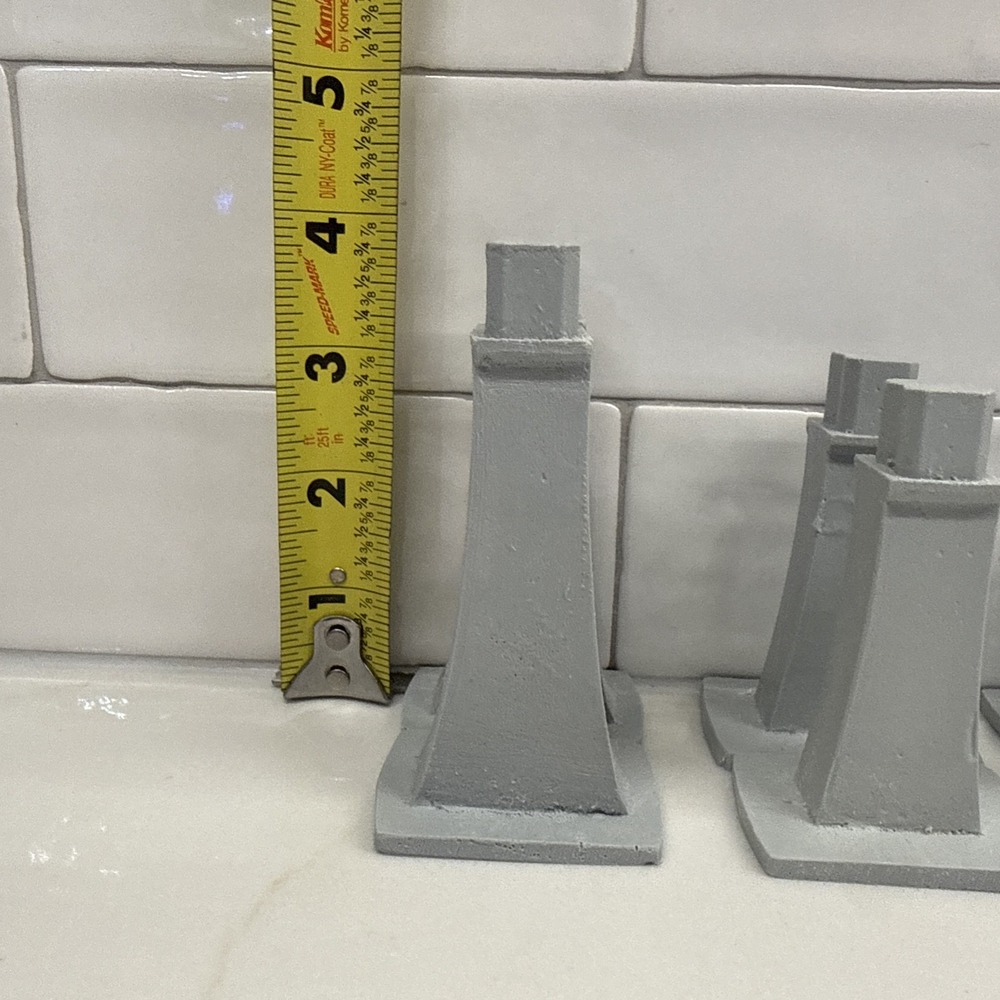 Graduated Columns / Piers 10 Pc Disney Toy Monorail Track Low Version - Gray - Picture 3 of 10